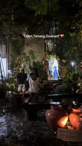 Pertama kali datang kesini, sendiri, ujan ujanan dan puas langsung cerita ke Bunda. Setelah ini, aku pastikan akan ada kedua, ketiga dan seterusnya🤍 #goamaria #bandung #katolik 