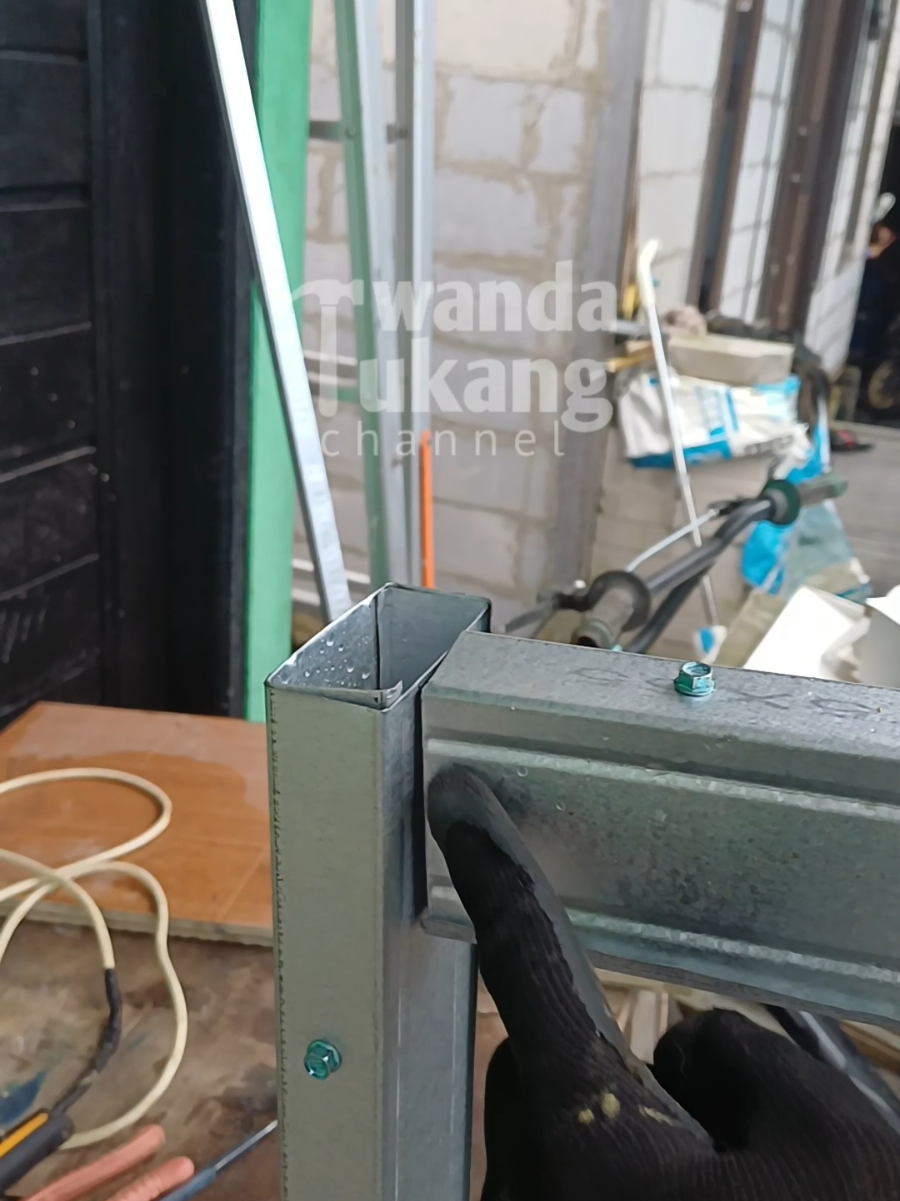 Cara rapi sambung palang doubel box baja ringan ke tiang doubel box baja ringan #fyp #bajaringan #tukangbangunan #idekreatif #kanopibajaringan 