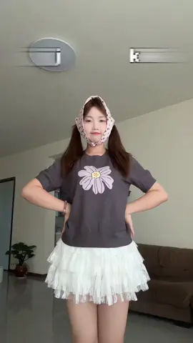 超级可爱的舞蹈！  #浅跳一下 #洛天依 #我的悲伤是水做的 #热门音乐 #loopk87 