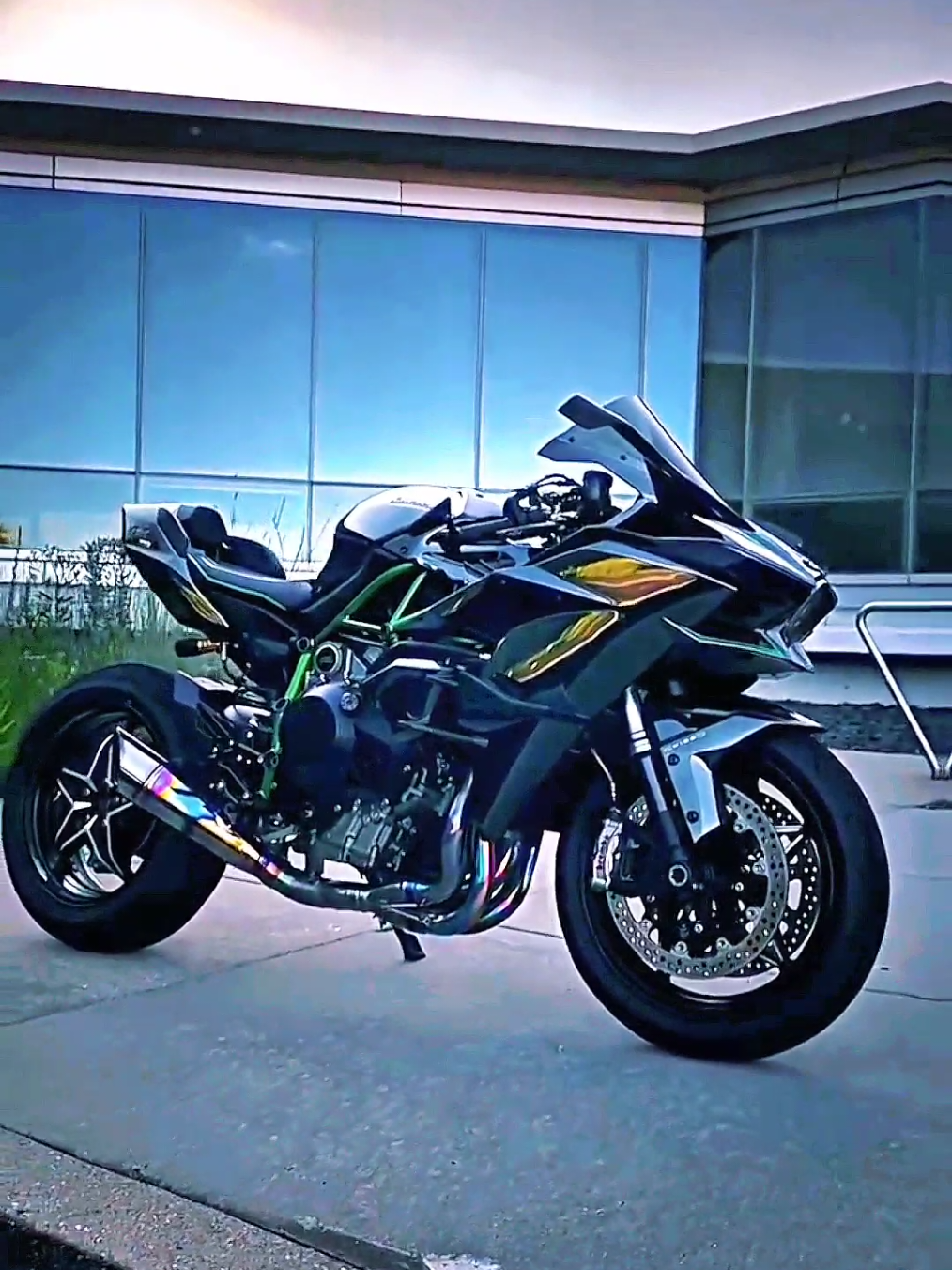 Kawasaki ninja h2r  এর সাথে টক্কর দিতে পারে এই বাইক 🏍️🚀💥 #superbike #bikes #fyp #trending #unfrezzmyaccount 