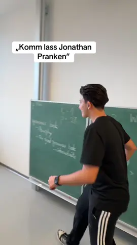 schreibt bessere pranks in die Kommentare wir probierens aus🙏🙏🙏#MaturaMoves #foryou #xyzbca #foruyou #matura2025 @yasin @Jebsl @anna 