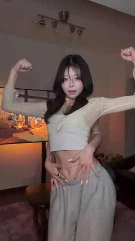 Who’s coming to our Moon release event?🌙 ↓↓↓↓↓↓↓↓↓↓↓↓ 【東京】 10月6日（祝・月） 📍新宿FACE 【福岡】 10月11日（土） 📍直方リバーサイドパーク ドリームステージ（特設ステージ） 【愛知】 10月18日（土） 📍イオンモール常滑ワンダーステージ 【大阪】 11月3日（月・祝） 📍イオンモール四條畷空のステージ 【千葉】 12月22日（月） 📍某ショッピングモール※詳細は後日発表