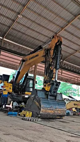 Oto eksavator 😭 #eksavator #operator_excavator  #soundviral #soundlucu 