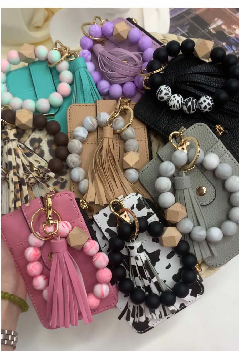 Affordable Christmas gift ideas for those teachers! #MomsofTikTok #christmas #giftideas Teacher | Gift | Christmas