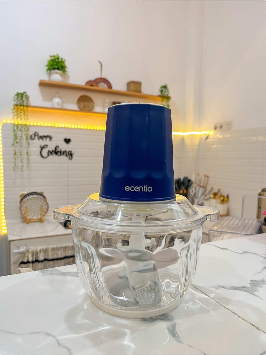 Food chopper @ecentio Official Shop bisa menghaluskan dalam hitungan detik aja loh. Kapasitas yang besar 2 liter jadi muat banyak.  Sangat praktis kan dan memudahkan kita dalam memasak. Yuk samaan✨ #foodchopper  #chopper #chopperecentio  #ecentiochopper  #penggilingdaging   