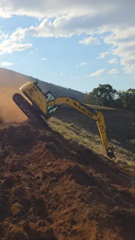 #escavadeirahidraulica #maquinaspesadas #newholland #agricultura #operadoresdemaquinas 