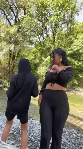 Faites pas attention à la danse de mon fils 🤡 