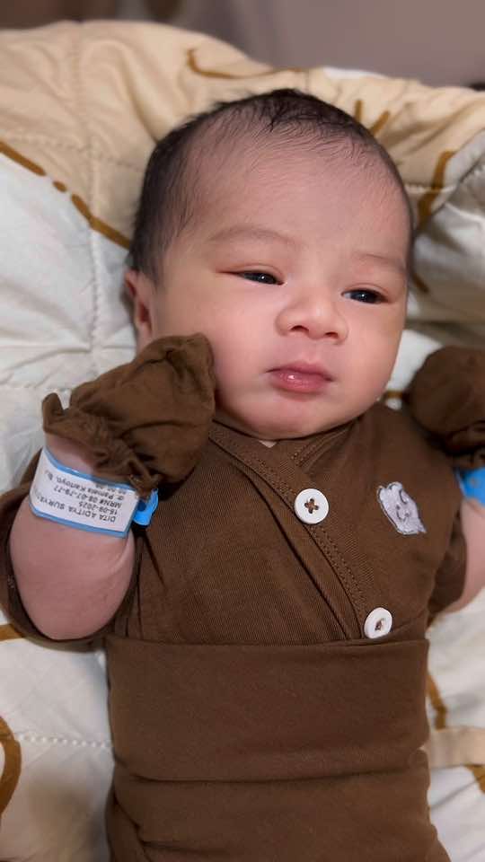 Alhamdulillah yaa Allah🥹 #masyaallahtabarakallah #anakketiga #babyboy #bayilucu #bayiseptember 🤎
