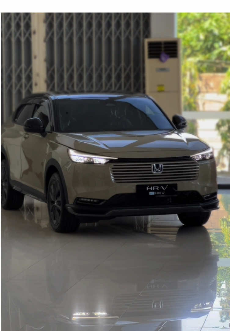 Spill dong, fitur apa di All New Honda HR-V e:HEV yang paling bikin kamu tertarik? Komen di bawah ya! 👇 ✅ Uang muka (DP) ringan ✅ Cicilan ringan dengan tenor fleksibel ✅️ Proses Mudah dan Cepat 95% Approve ✅ Potongan harga menarik ✅️ Gratis aksesoris & servis berkala ✅️ Proses cepat & terpercaya (langsung ke rekening dealer) Untuk informasi pemesanan kenderaan,service & test drive, hubungi : - Rizki (Sales Consultant) - 0851 8332 1033 (Tlp/WA) - @rizki_hondatrio.bjm (instagram) 📍Dealer Honda Trio Motor Banjarmasin  Jl. A. Yani No.168 km. 7,200, Pemurus Luar, Kec. Banjarmasin Tim., Kabupaten Banjar, Kalimantan Selatan #hondatriobanjarmasin #hondatriobanjarmasin #mobilhonda #saleshonda #hondahrvehev 