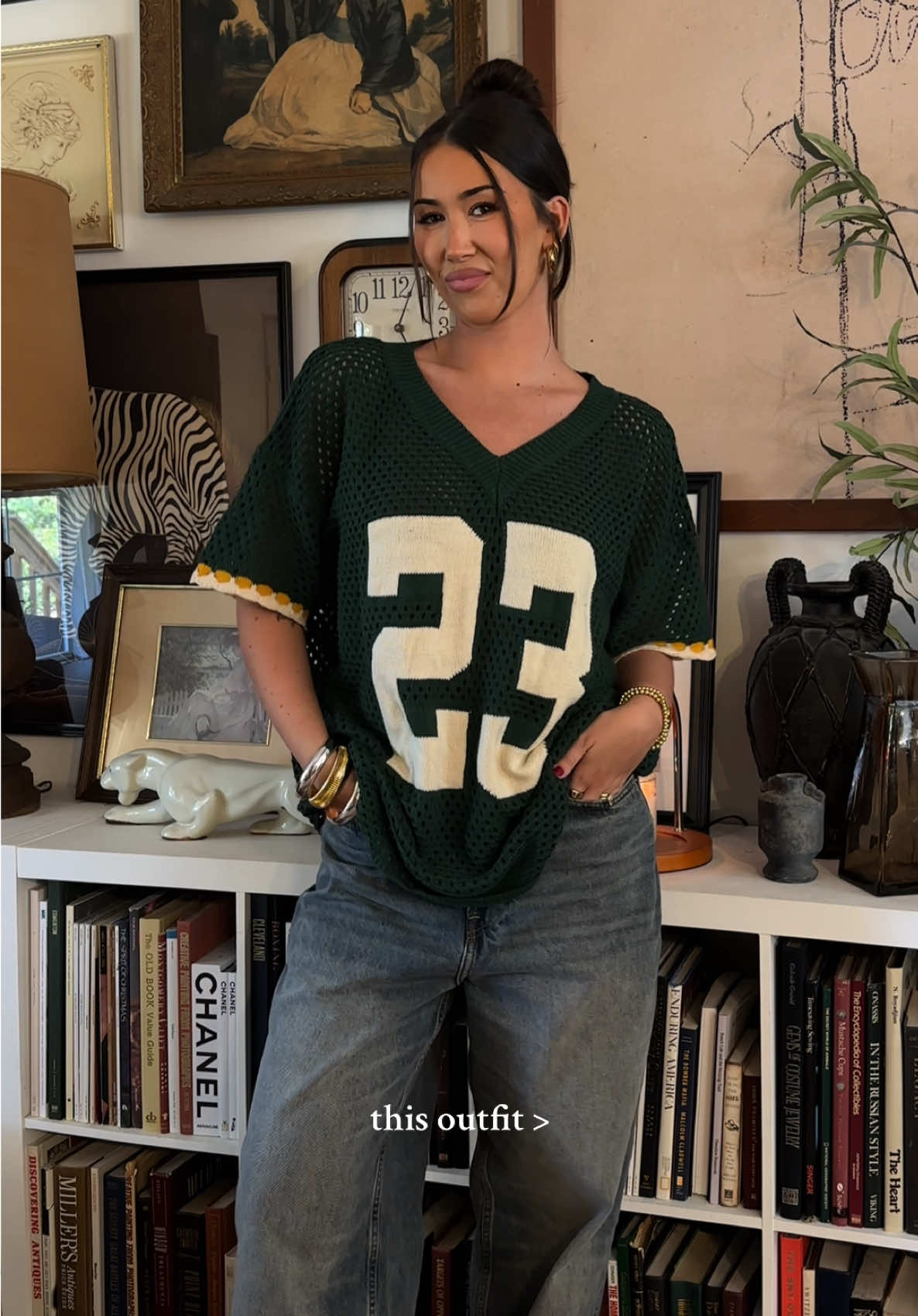 In love 😍 #falloutfits #falloutfitinspo #falloutfitideas #tiktokshopmademebuyit #outfitinspo jersey tee. Jersey top. Casual outfit. Fall outfit ideas. how to style simple clothes. Basic simple outfit. Where to buy aesthetic clothes. girls outfit inspiration. 