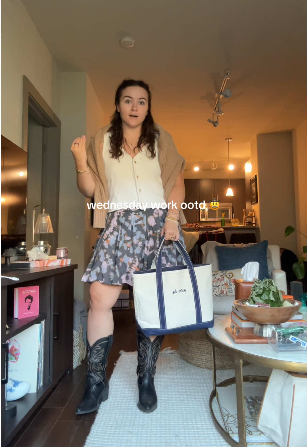 Todays office outfit is still summer vibes bc it’s still 90° in Dallas! #OOTD #outfit #officeoutfit #officeootd #officeoutfitinspo @abercrombie @Free People @Anthropologie @llbean 