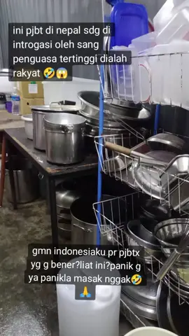#mentrix di cegal oleh para pendemo di Nepal ,gmn pr pjbt Indonesia yg g bener liat ini ,panik g ya panikla masak nggak 🤣🙏