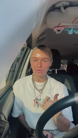 Hoping it was meeeee💁‍♀️  #foryoupage #trending #foryou 