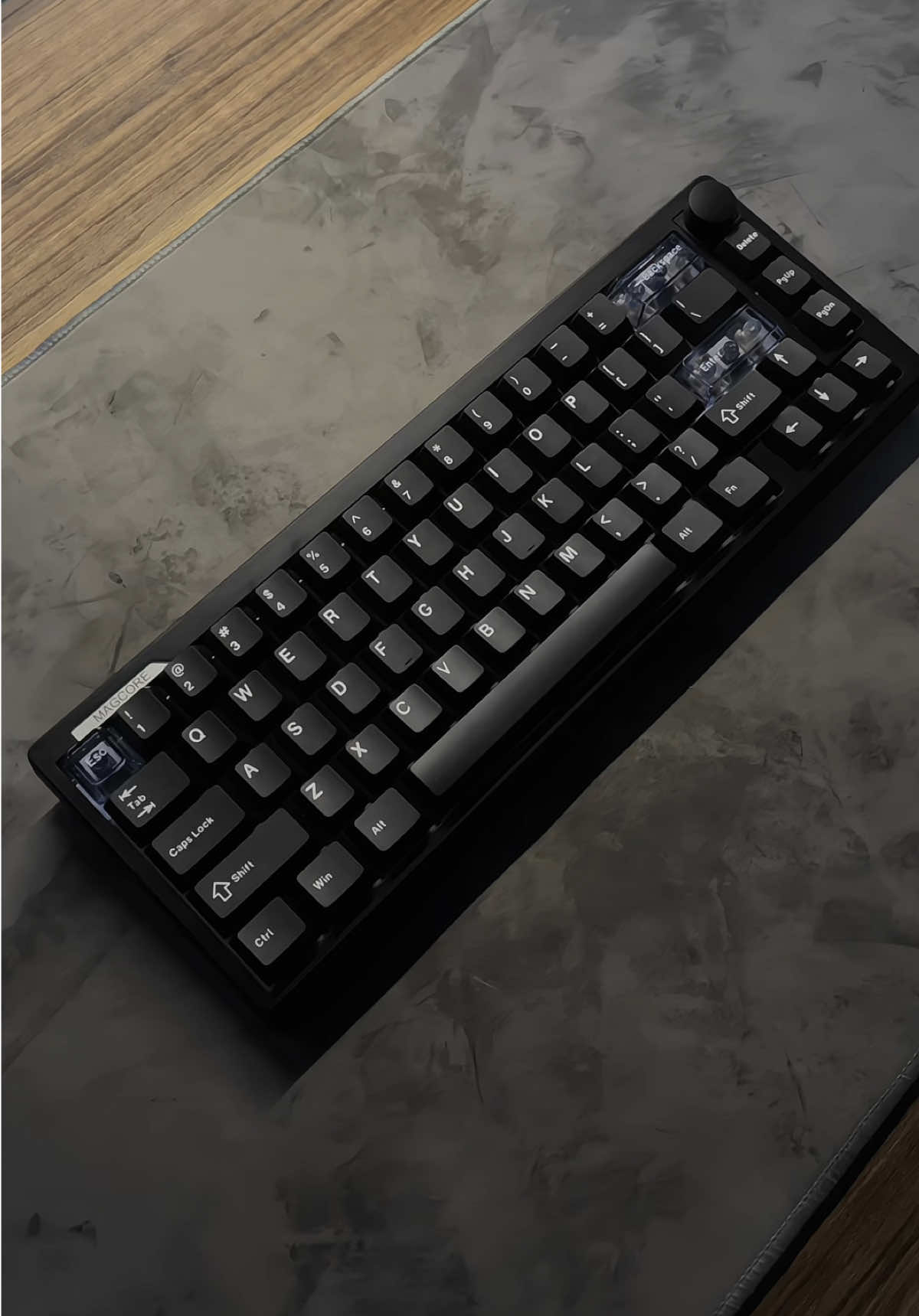 Thanks to @Epomaker Keyboard for the “Magcore 65 lite” keyboard, it looks great 🤩🤍 . Link in my bio 🤍 . #keyboard #gamingkeyboard #techtok #Tech #setup 