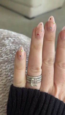 These press on nails are so pretty!  #pressonnails  #nailtok #prettynail 