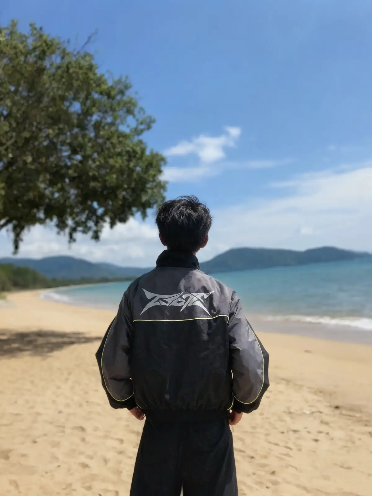 I sat by the shore and watched the waves. Man, the waves here hit different fr. Like, not just sound like its a whole mood. They keep rolling in, crashing soft but steady, and ngl it feels like the ocean’s just vibin’ with me. Lowkey hypnotic, fw the peace it gives. Saw this big ol’ wooden log just chilling on the sand, like it got washed up straight from some wild storm. Looked kinda random but also artsy, tbh. It’s crazy how nature just drops things perfectly like it’s setting up a photo shoot for free. Seashells everywhere, like the ocean’s way of leaving lil gifts behind. Picked up a few, some broken, some looking fancy af. It’s wild how each one tells a story, even if it’s just lying there. Btw, they really do hit diff under the afternoon sun, glowing like tiny treasures. Ngwe Saung got that mysterious aura when the day slows down. Like, the beach gets quiet, sky turns gold, and suddenly you feel like you’re in some kinda hidden world. No cap, it’s giving main character energy.  #foryou #real  #foryoupage #beach #fyppppppppppppppppppppppp 