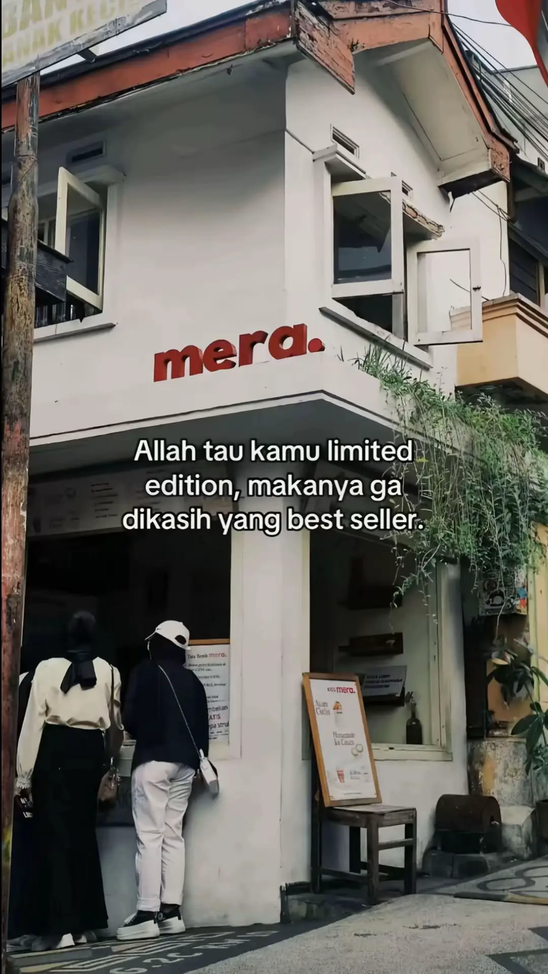 tak risau sangat sbb kawan yang lain pun sorang tak kahwin lagi sksjsjsj kita kahwin umur 30+ nanti la #fyp #kalauadajodohadalah