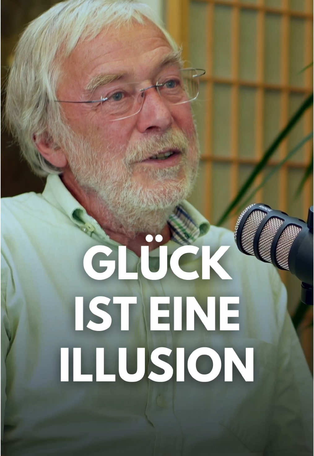 Viele Menschen jagen dem perfekten Glück hinterher – doch genau darin liegt der Irrtum. Dr. Gerald Hüther, Neurobiologe und Autor, erklärt, warum es im Leben nicht darum geht, ständig glücklich zu sein, sondern darum, Situationen so zu gestalten, dass sie für uns passen. Echtes Glück entsteht nicht durch äußere Umstände, sondern durch die Fähigkeit, selbst aus schwierigen Momenten das Beste zu machen 🙏 👉 Link zum ganzen Gespräch in meiner Bio 🎙️