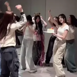 ada aja kelakuan 😭😭😭 #hearts2hearts ##h2h #fyp #fypシ 