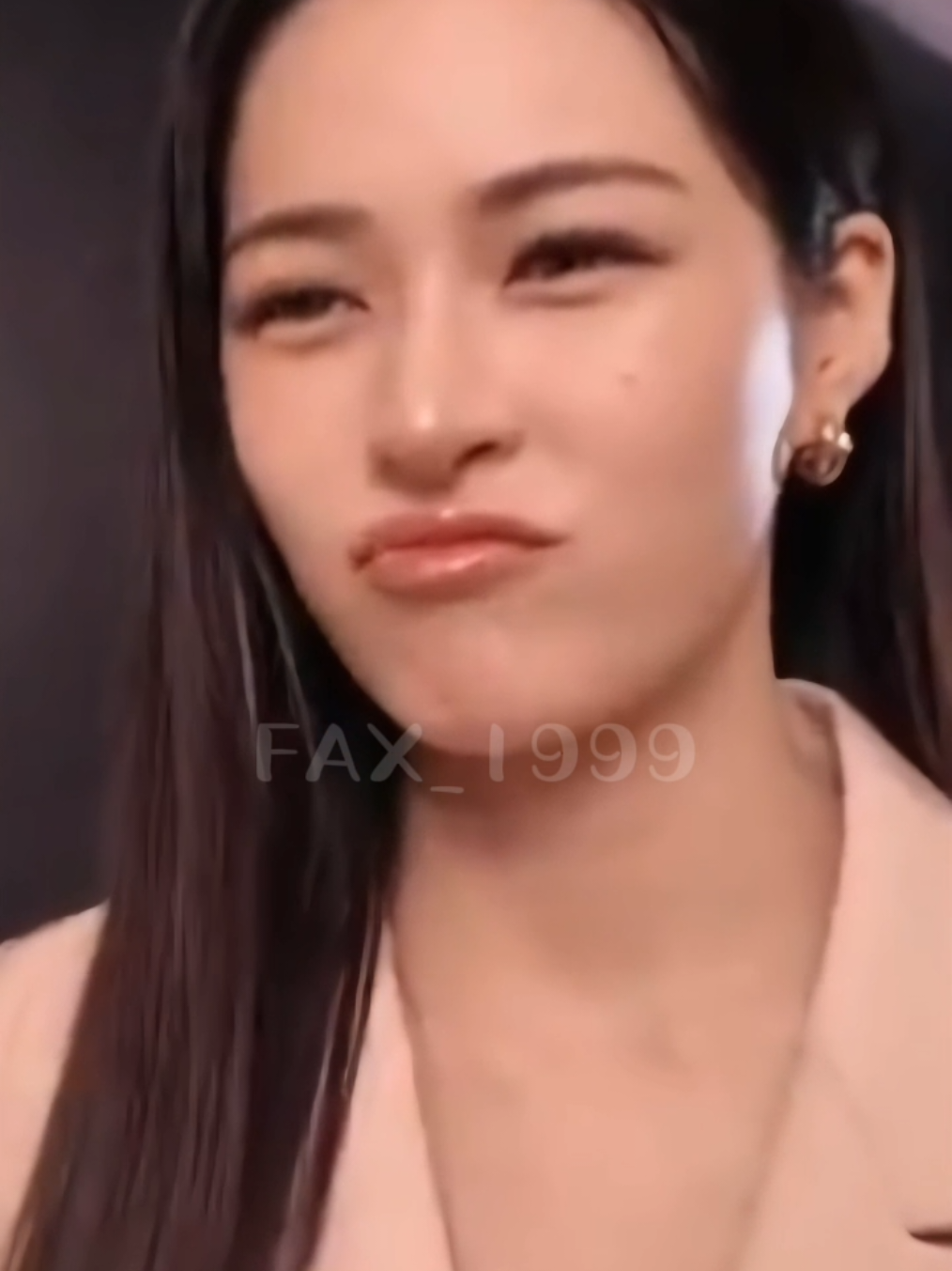 น้องออมอย่าเทสระบบบ่อยนะคะ ระบบจะรวนเอา5555 บ่นอยู่อย่างนั้นหลิงควอง เดี๋ยวนี้มีสิทธิ์แล้วสินะ👀 #lingorm #หลิงออม #ormkornnaphat #linglingkwong #onlyyoutheseries 