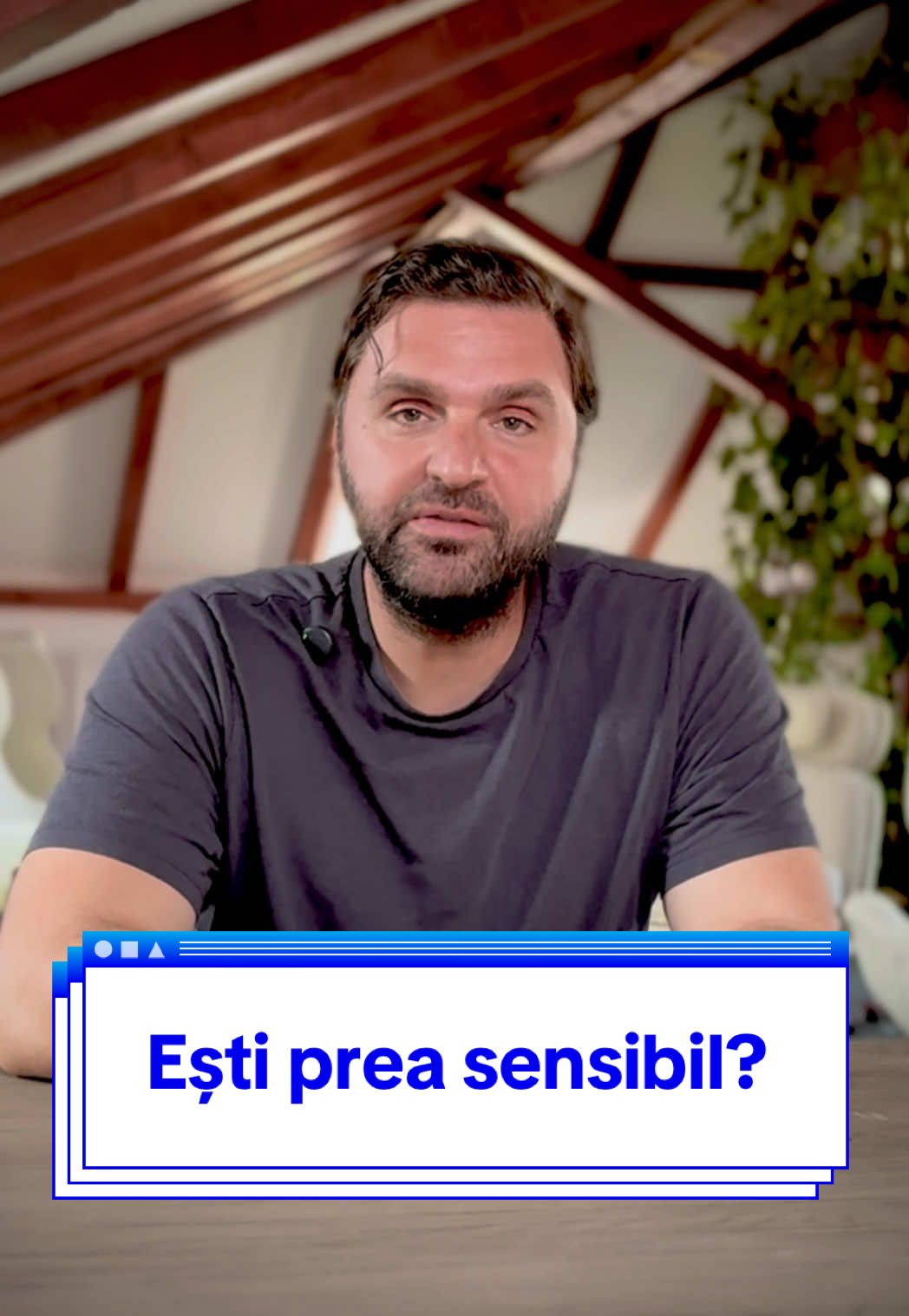 Nu ești „prea sensibil”. Uneori, pur și simplu te confrunți cu oameni care nu știu să-și recunoască propriile greșeli. Neuroștiința ne arată clar: atunci când ego-ul percepe feedbackul ca pe o amenințare, creierul intră în modul „luptă sau fugi”. Rezultatul? În loc să proceseze emoția, o neagă și întoarce situația împotriva ta. Asta nu înseamnă că tu ești vinovat. Înseamnă doar că ei nu sunt pregătiți să-și asume responsabilitatea. Ai grijă de spațiul tău emoțional. Ai grijă cui oferi dragostea și timpul tău. Nu este egoism, este auto-protecție. #costindamasaru #tiktokromania #veruvis #neurofeedback #neuroștiință 