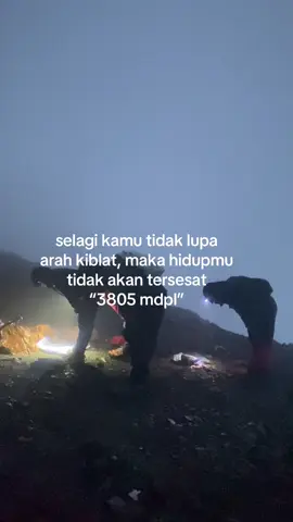 bukan kanu yang hebat, kalo bukan karna Allah swt kamu juga ga bakalan sampe ke titik ini #gunungkerinci #pendakigunung #jambi 