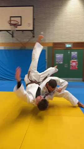 Combination Drills of Ashi-waza with Emphasis on Timing #judo #ashiwaza #osotogari #kouchigari #bjj #judoka #judolife #judotraining #martialarts #grappling #throw #judotechniques #fightingspirit #dojo