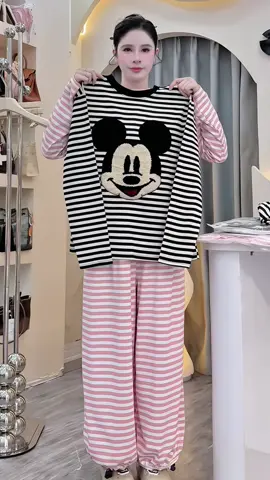 Set Bộ Đồ Nữ Kẻ Ngang Hồng Đen Áo Dài Tay Form Thụng Đính Mặt Gấu Mickey #setdoxinh #bothudongnu #setdonu #thoitrangnu #xuhuong 