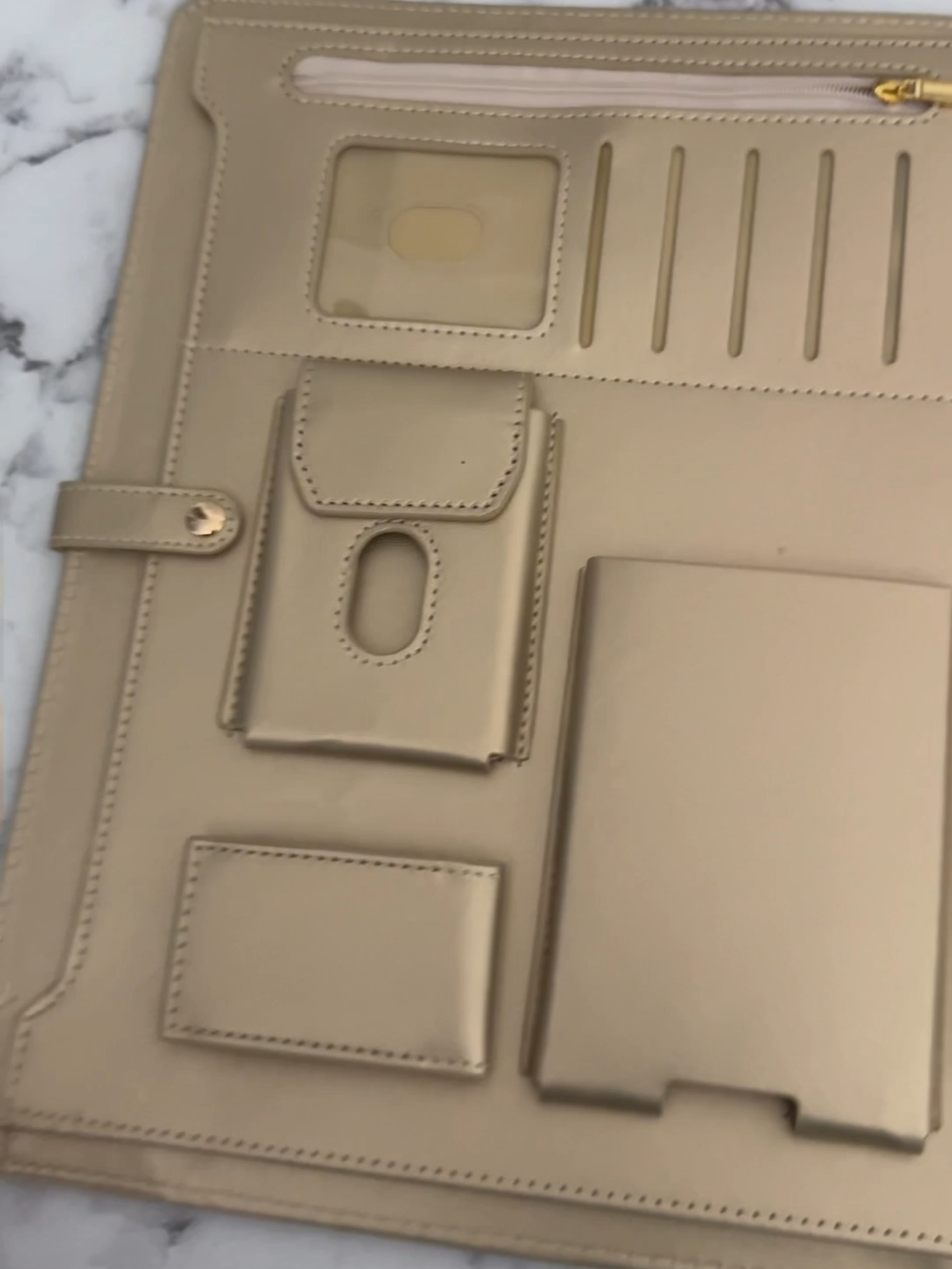 Chic. Functional. Timeless. That’s the Blu Monaco way. 🖤 📌 Get your Leather Portfolio today and organize in style! #planner #organize #business #essentials #teacher #officelife