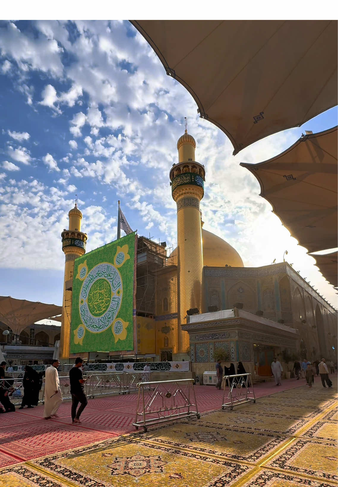 يُسيّرُ أفلاكًا بِقدرة ربِّهِ ويُرجعُ شمسًا ضوؤها كادَ يَخفُتُ #ياعلي  #العتبة_العلوية_المقدسة #imamalinet 