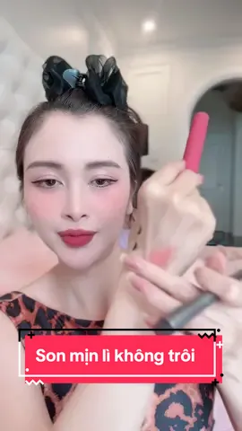 Son mịn lì không trôi #xuhuong #luyenlonglanh #xuhuong2025🛍️ #makeup 