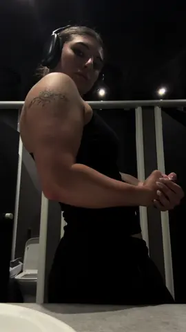 can confirm that was the hulk at the end😩 #gym #GymTok #girlgym #musclemummy #fyp 