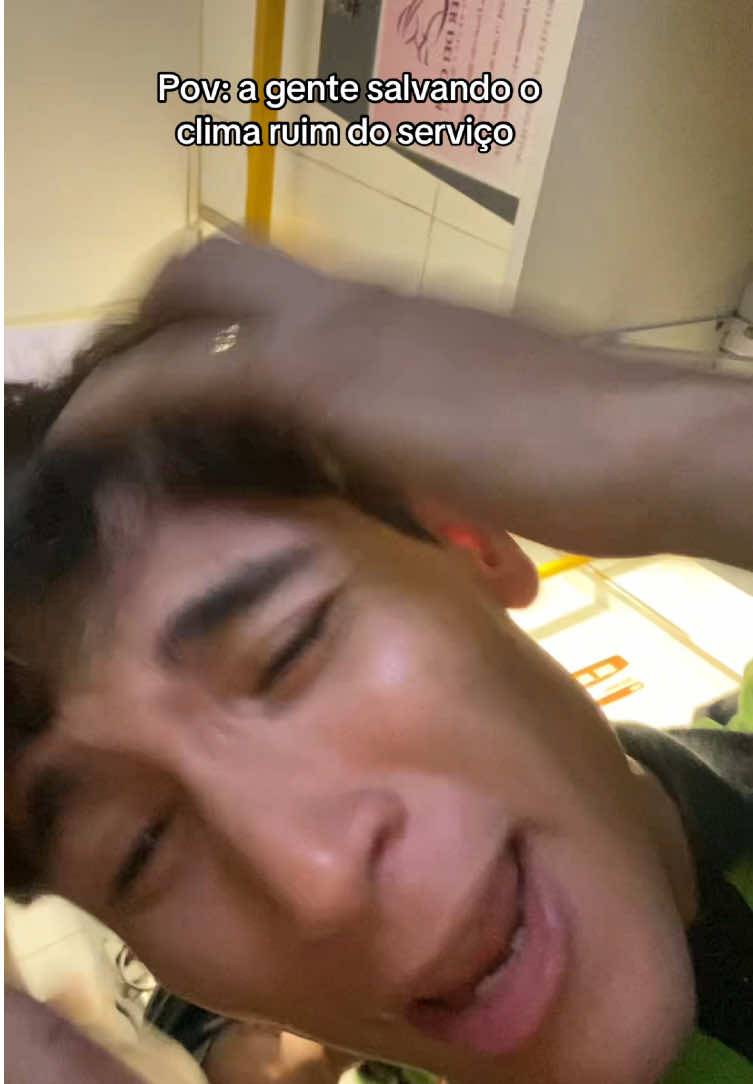 Salvando o clima do serviço 🤠 #burgerking #viral #fyp 