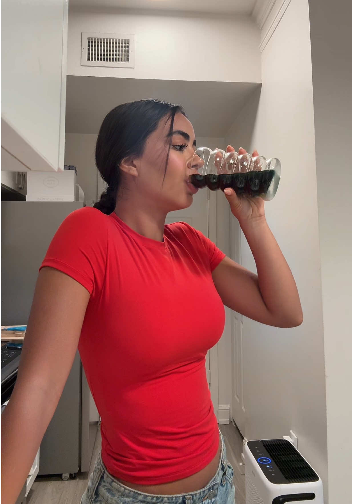 He tratado estos productos últimamente y quería mostrarles chicas :)  Pd: yo no me tomo tanta cantidad de vitaminas todos los dias! Me gusta variar en diferentes días y hasta pararlos por un tiempo solo para reiniciar mi cuerpo :) @MaryRuth's @nutrafol @PerfectAmino @O Positiv @lemme 