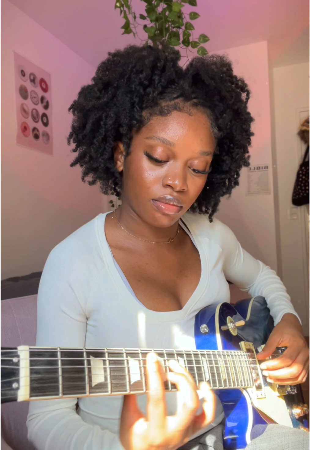 every chord is a little therapy session ✨ #guitarcover #guitartok #rnb #tayc #pourtoii 