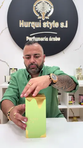 🔥 Eclaire Pistache de Lattafa Perfumes es una fragancia de la familia olfativa Oriental Vainilla para Hombres y Mujeres. Esta fragrancia es nueva. Eclaire Pistache se lanzó en 2025. La Nariz detrás de esta fragrancia es Dalia Izem. Las Notas de Salida son pistacho (pistache) y Pistachio Spread Cream; las Notas de Corazón son crema batida, coco y cacao; las Notas de Fondo son leche, vainilla y almizcle.#perfumes #arabes #viralvideos #españa #madrid 