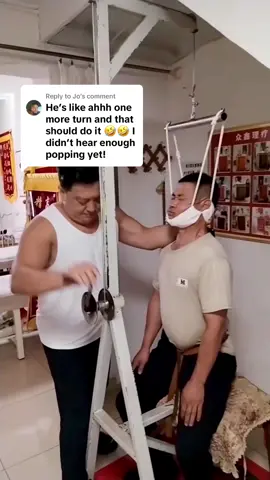 Replying to @Jo Again and again, you’re still not feeling relaxed? Lol #chiropractor #satisfyingvideos #fyp 