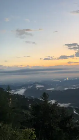 This is not the view from USA 🇺🇸, this is the view from Pakistan 🇵🇰( Murree ) ✨ . . . #usa #pakistan #america #mountain #view