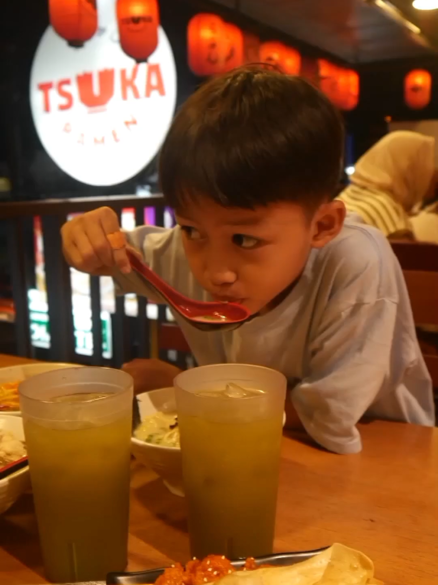 Bebek lewat bikin gemeter, Ramen promo bikin dompet baper~ 💸🍜 Klik Voucer Sat set happp 🍜