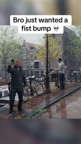 Bro just wanted a fist bump 💀 #callofduty #cod #modernwarfare2 