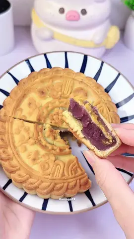 Bánh trung thu mochi khoai môn trứng muối #banhtrungthu #banhtrungthumochi #banhtrungthumochitrungmuoikhoaimon #banhtrungthuxuantung #xuhuong 