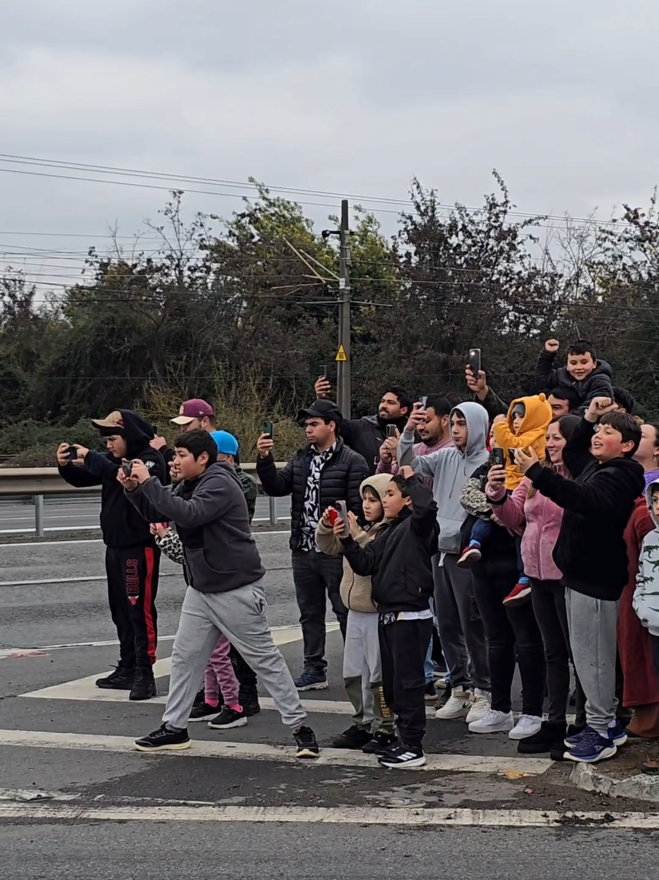 LA VIBRA QUE SE SIENTE CUANDO LLEGAN LOS CAMIONES🤩 #foryou #truck #caminhão #parati #camión 