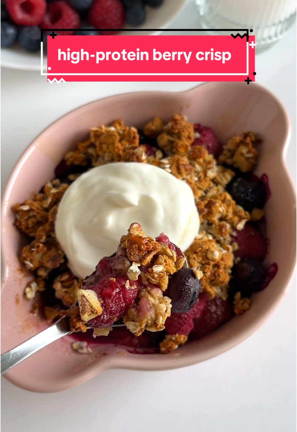 High-protein Berry Crisp😍 This is such a yummy breakfast idea! The sweet berries combined with the crispy oat topping are a perfect combo😋 This contains about 25 g of protein per serving even more if you serve it with high-protein Greek yogurt! • for the berry filling: 3/4 cup mixed berries (180 ml / about 120 g) 1 teaspoon maple syrup • for the crisp topping: 1 scoop vanilla protein powder (1/4 cup / 30 g) 1/4 cup oats (60 ml) 2 tablespoons chopped pecans 2 tablespoons lemon juice 1/4 teaspoon ground cardamom • for serving: high-protein Greek yogurt  a drizzle of honey • 1. Place the berries into a ramekin and drizzle maple syrup on top and stir 2. Mix everything together for the crisp topping 3. Top the berries with the topping 4. Bake at 180 Celsius degrees / 350 in Fahrenheit for about 15-20 minutes 5. Serve with Greek yogurt, for example! • • #berrycrisp #breakfastidea #breakfastideas #highprotein #EasyRecipes #healthydessert 