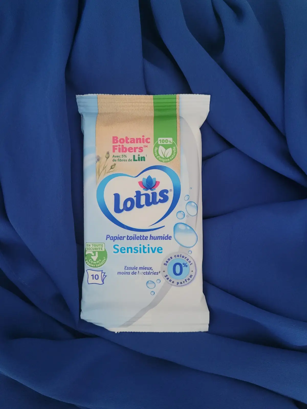 J’ai testé le papier toilette humide Lotus Sensitive. Doux, sans parfum ni colorant, il est vraiment pratique au quotidien et encore plus avec les enfants. Il est super pratique : on peut le jeter directement dans les toilettes 🚽. Merci à Lotus pour cette découverte 💙 #lotus #papiertoilettehumide #sensitive #pratique #toilettes 