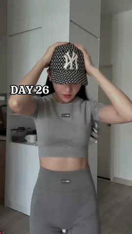 Day 26: có thay đổi có thay đổi có thay đổi sắp được 1 tháng rồi #dienvienthuyanh #squatchallenge #glute #squat 