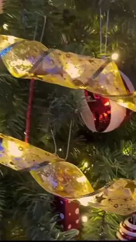 ✨ A fita de LED é o detalhe que deixa sua árvore de Natal ainda mais mágica! 🌟 👉 Garanta já a sua e surpreenda na decoração deste ano!#fy #natal #viral 
