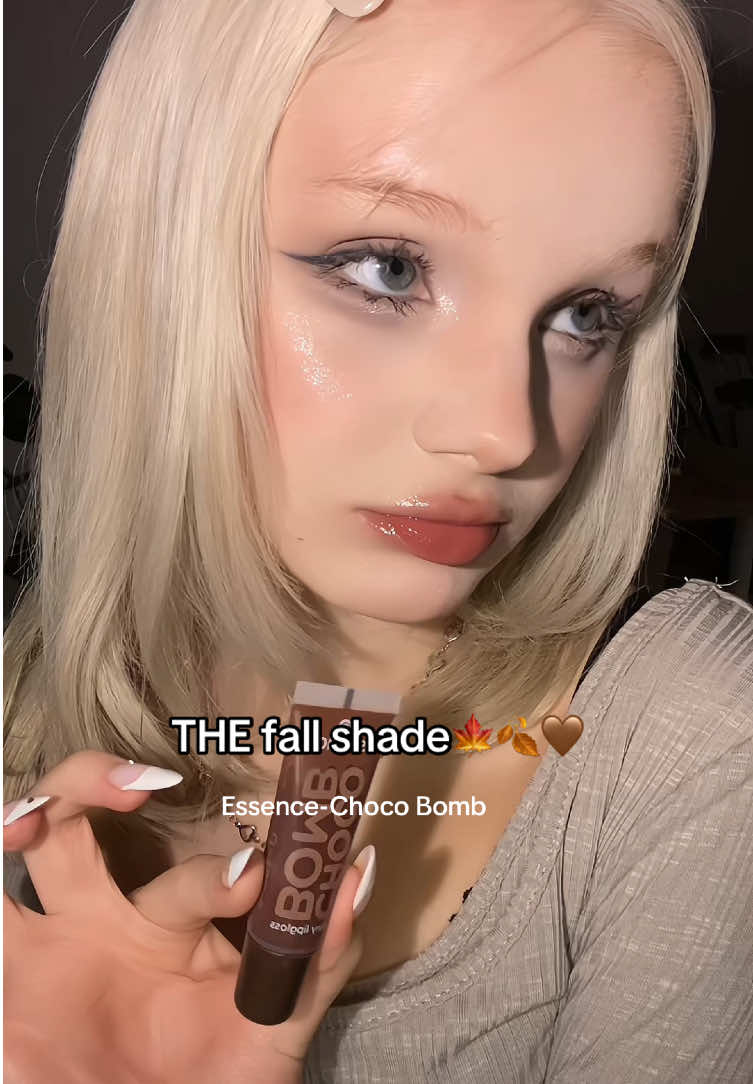 lipgloss !🍁 #fyp #drugstore #drugstoremakeup #essencecosmetics #juicybomb 