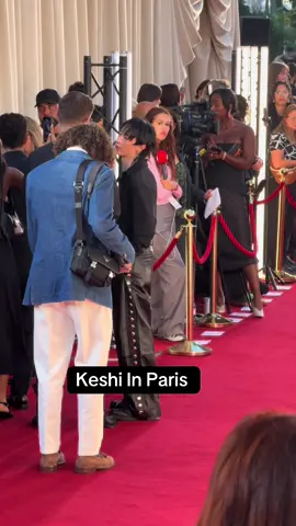 @keshi in Paris for the summer I turned pretty premiere #keshi 