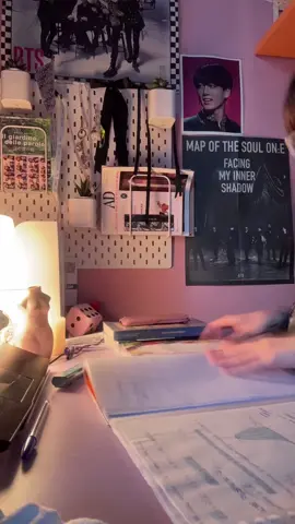 la storia della mia vita:  #università #ingegneria #studentiincrisi #perte 