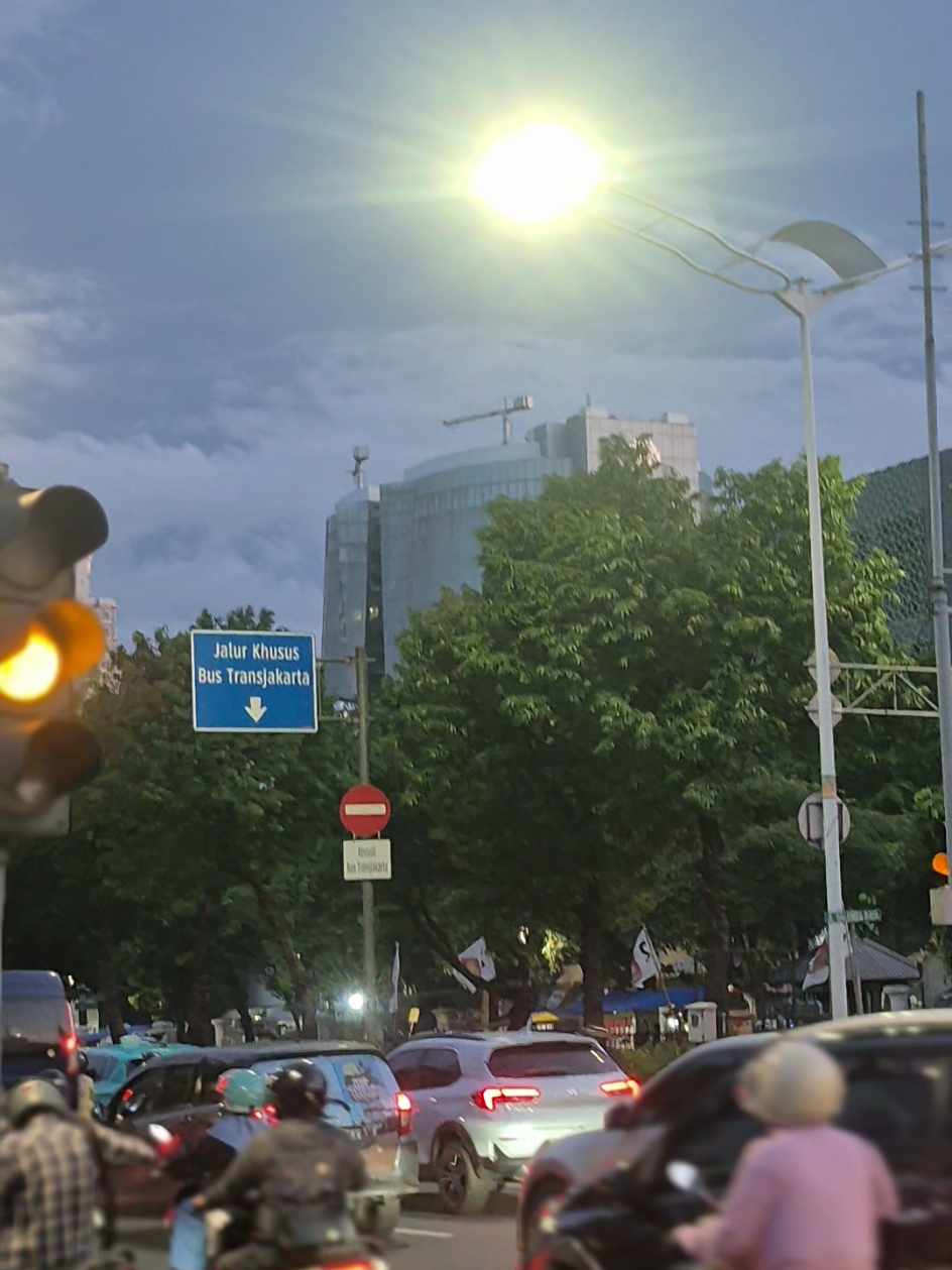 Padatnya Ibu Kota #anakrantau #vibes #jakarta #fyp 